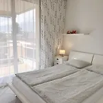 By Fewotessin Apartamento *