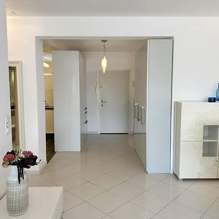 By Fewotessin Ascona