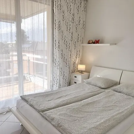 By Fewotessin Apartament *