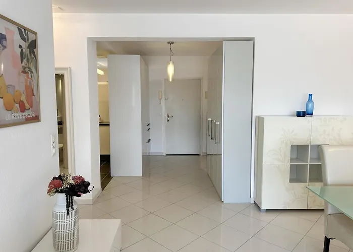 By Fewotessin Ascona