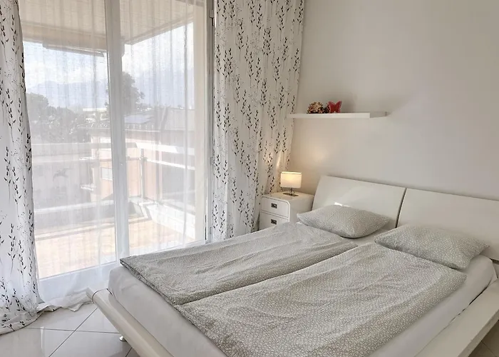 By Fewotessin Apartament *