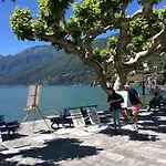 By Fewotessin *